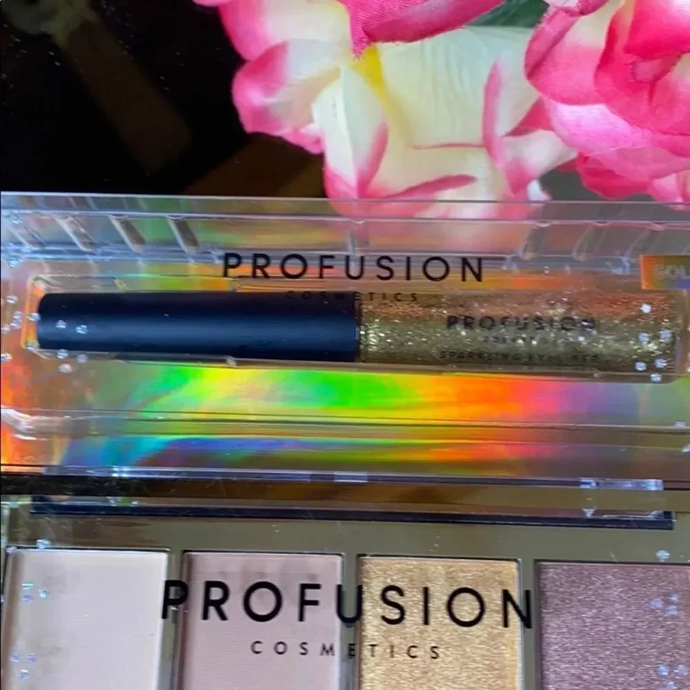 NWT Profusion Cosmetics 13 PC Makeup Kit